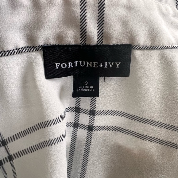 Fortune & Ivy Small White Black Plaid Windowpane Button Front Blouse Roll Tab - Picture 8 of 10